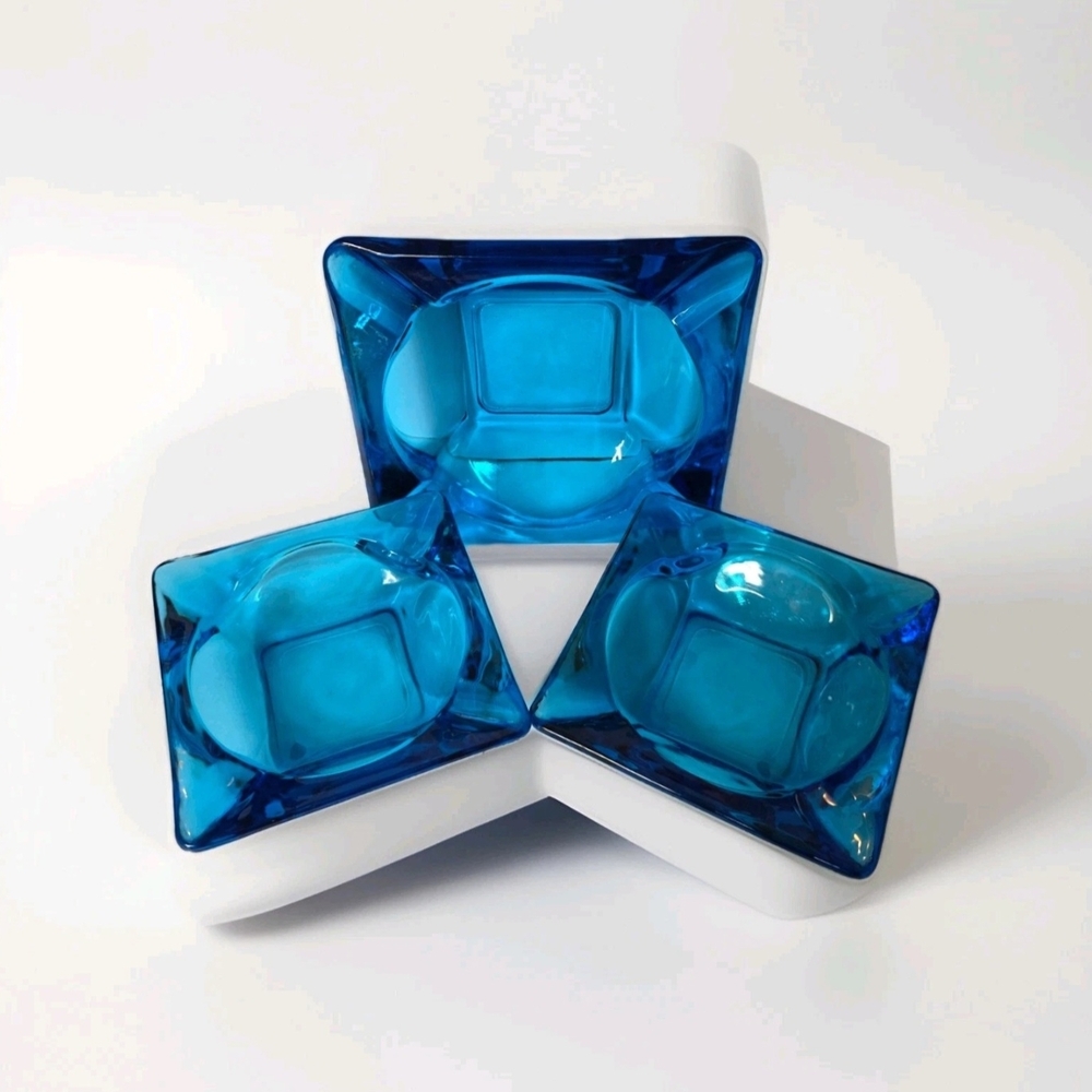 Vintage Mid Century Blue Glass Nesting Ashtray Set of 3 Square Stackable Ashtray